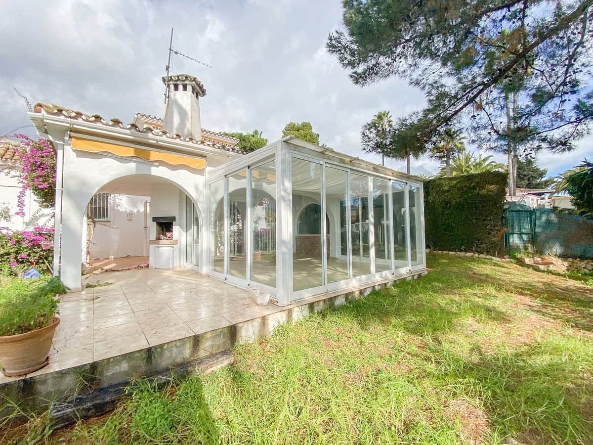 3 soveværelse Villa til salg i Calahonda med swimmingpool - € 690.000 (Ref: 9359094)