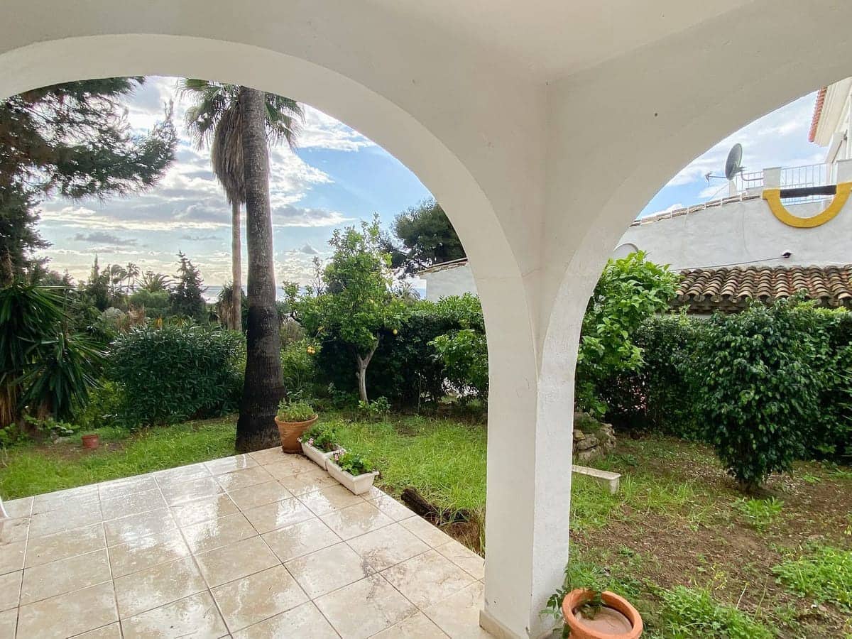 3 soveværelse Villa til salg i Calahonda med swimmingpool - € 690.000 (Ref: 9359094)