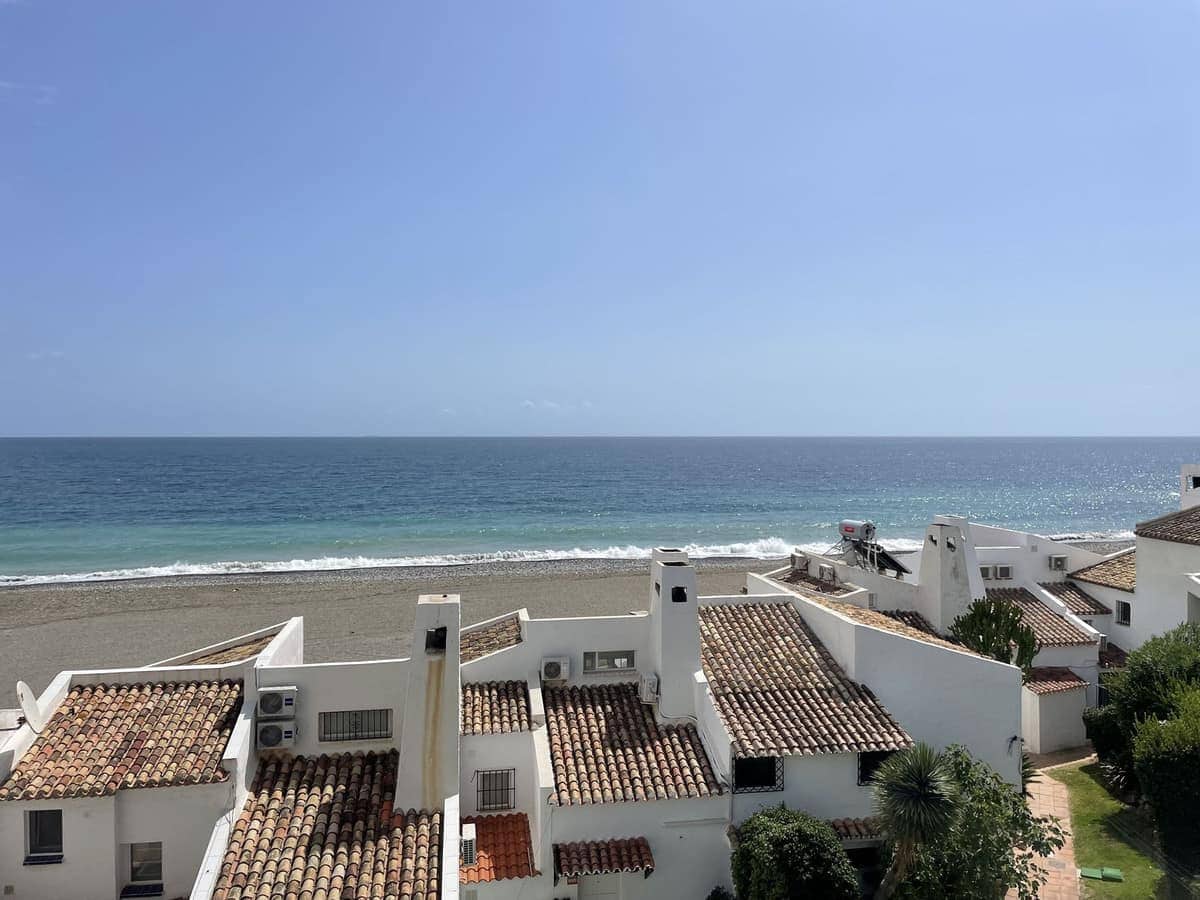 2 quarto Apartamento para venda em Estepona com piscina - 410 000 € (Ref: 9362289)