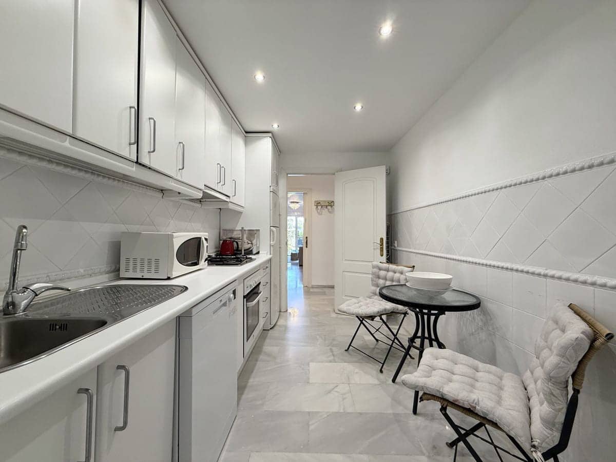 2 sypialnia Apartament na sprzedaż w Guadalmina z basenem - 529 000 € (Ref: 9367456)