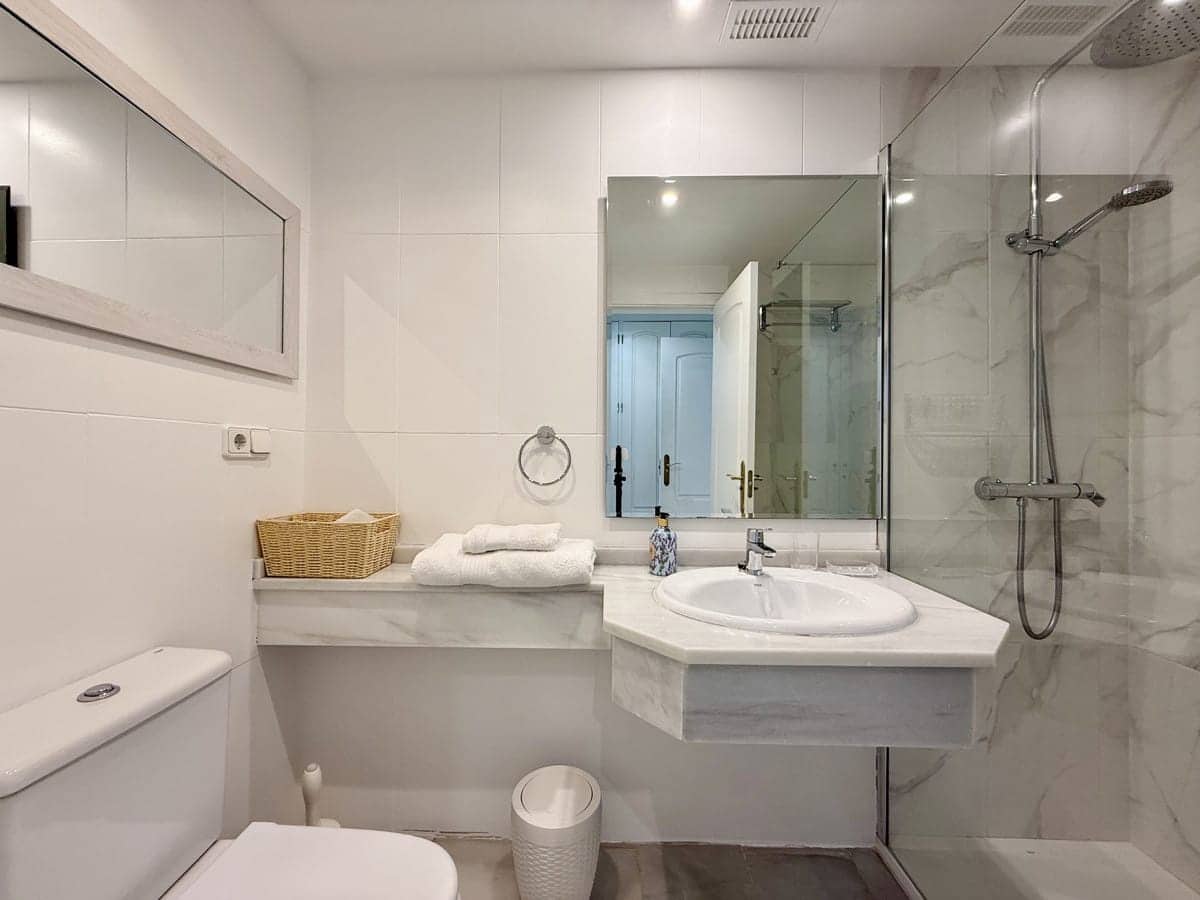 2 sypialnia Apartament na sprzedaż w Guadalmina z basenem - 529 000 € (Ref: 9367456)