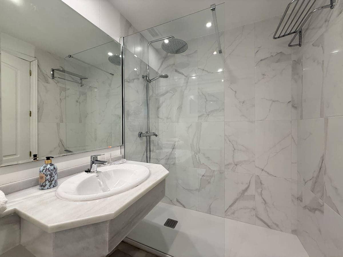 2 sypialnia Apartament na sprzedaż w Guadalmina z basenem - 529 000 € (Ref: 9367456)