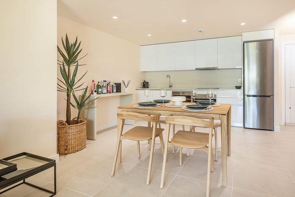 2 Zimmer Apartment zu verkaufen in Estepona mit Pool - 460.000 € (Ref: 9367457)