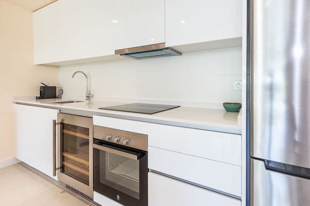 2 Zimmer Apartment zu verkaufen in Estepona mit Pool - 460.000 € (Ref: 9367457)