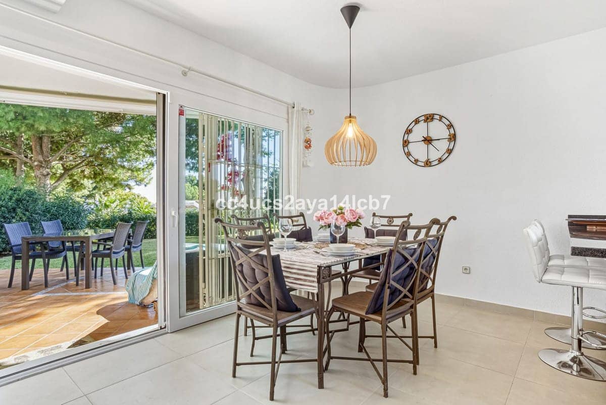 3 sypialnia Dom na sprzedaż w Calahonda z basenem - 495 000 € (Ref: 9367466)