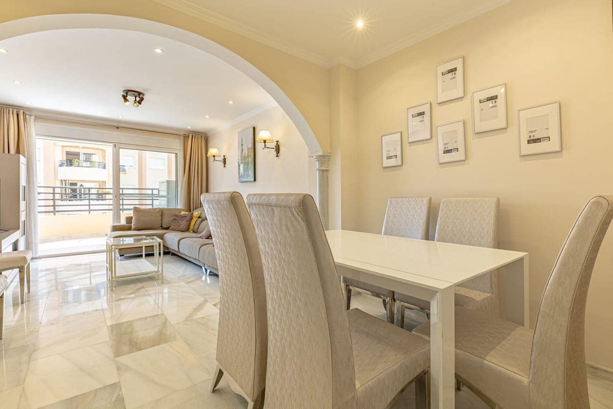 3 bedroom Apartment for sale in Marbella with pool - € 600,000 (Ref: 9382526)