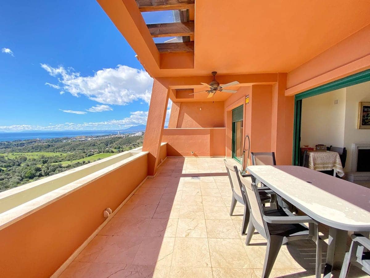 2 bedroom Apartment for sale in Marbella with pool - € 580,000 (Ref: 9382530)