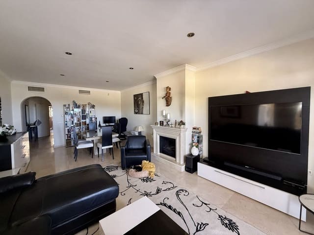 2 soveværelse Lejlighed til salg i Elviria, Marbella med swimmingpool - € 450.000 (Ref: 9382532)