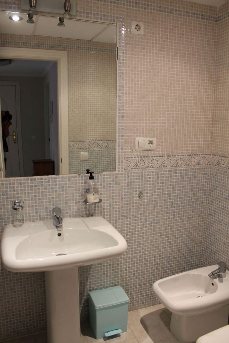 2 bedroom Apartment for sale in Elviria with pool - € 425,000 (Ref: 9382535)