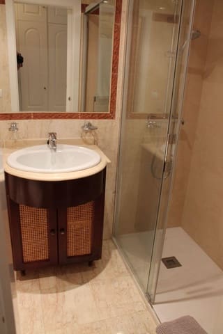 2 soveværelse Lejlighed til salg i Elviria, Marbella med swimmingpool - € 425.000 (Ref: 9382535)