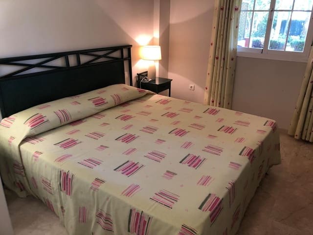 2 soveværelse Lejlighed til salg i Elviria, Marbella med swimmingpool - € 425.000 (Ref: 9382535)