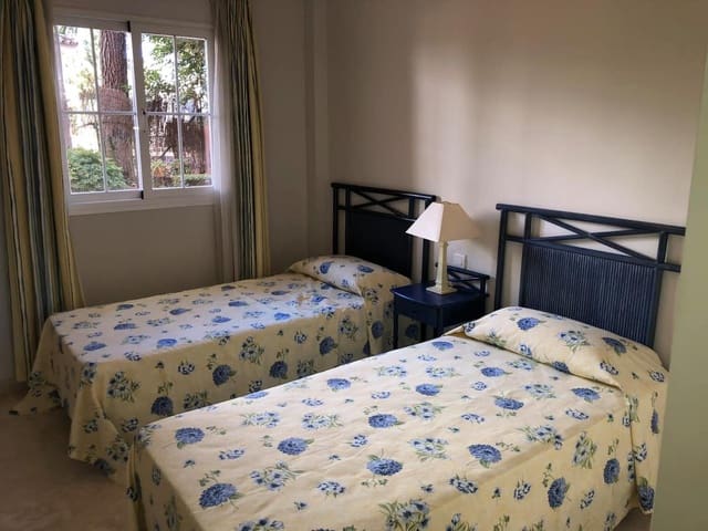 2 soveværelse Lejlighed til salg i Elviria, Marbella med swimmingpool - € 425.000 (Ref: 9382535)