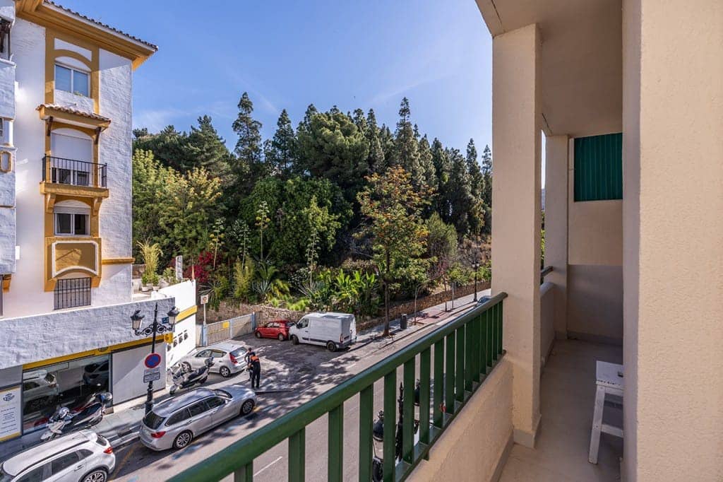 2 bedroom Apartment for sale in Marbella - € 425,000 (Ref: 9382536)