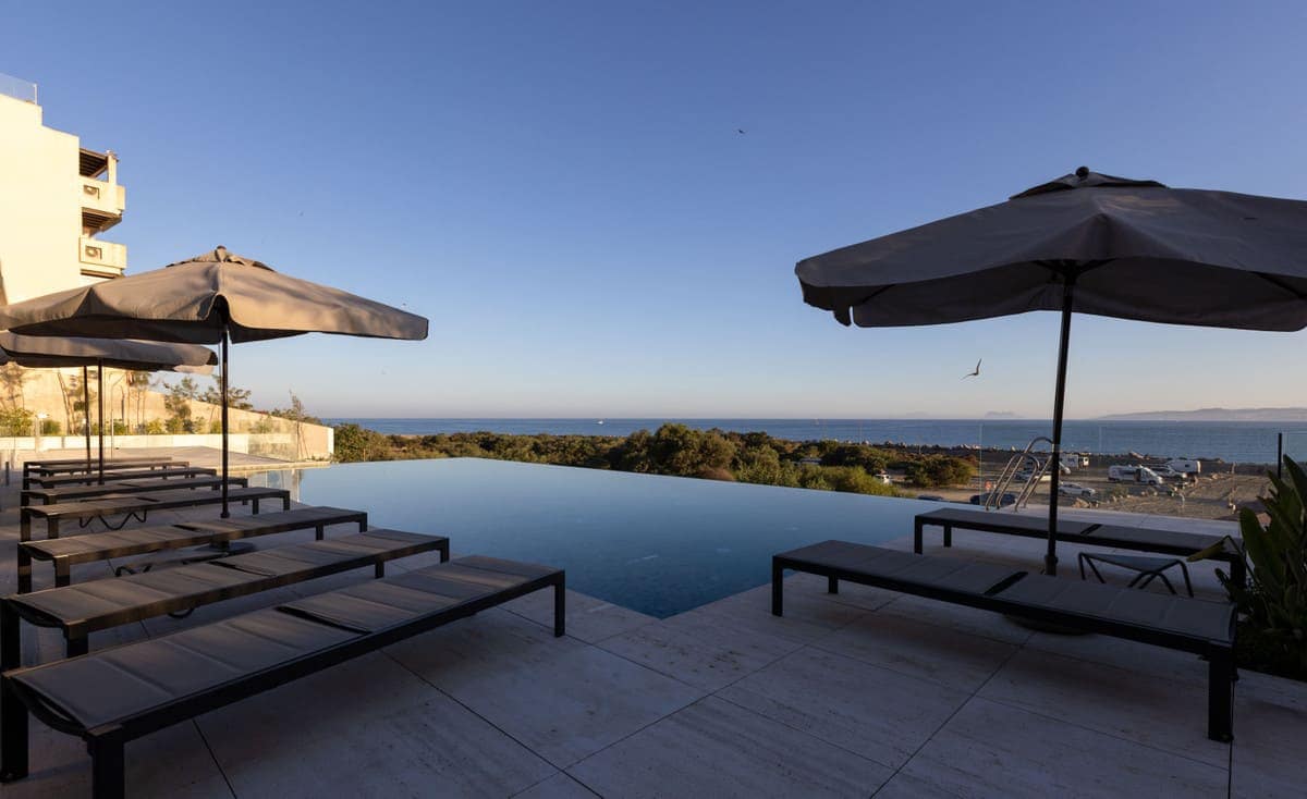 2 sypialnia Apartament na sprzedaż w Estepona z basenem - 2 310 000 € (Ref: 9497009)