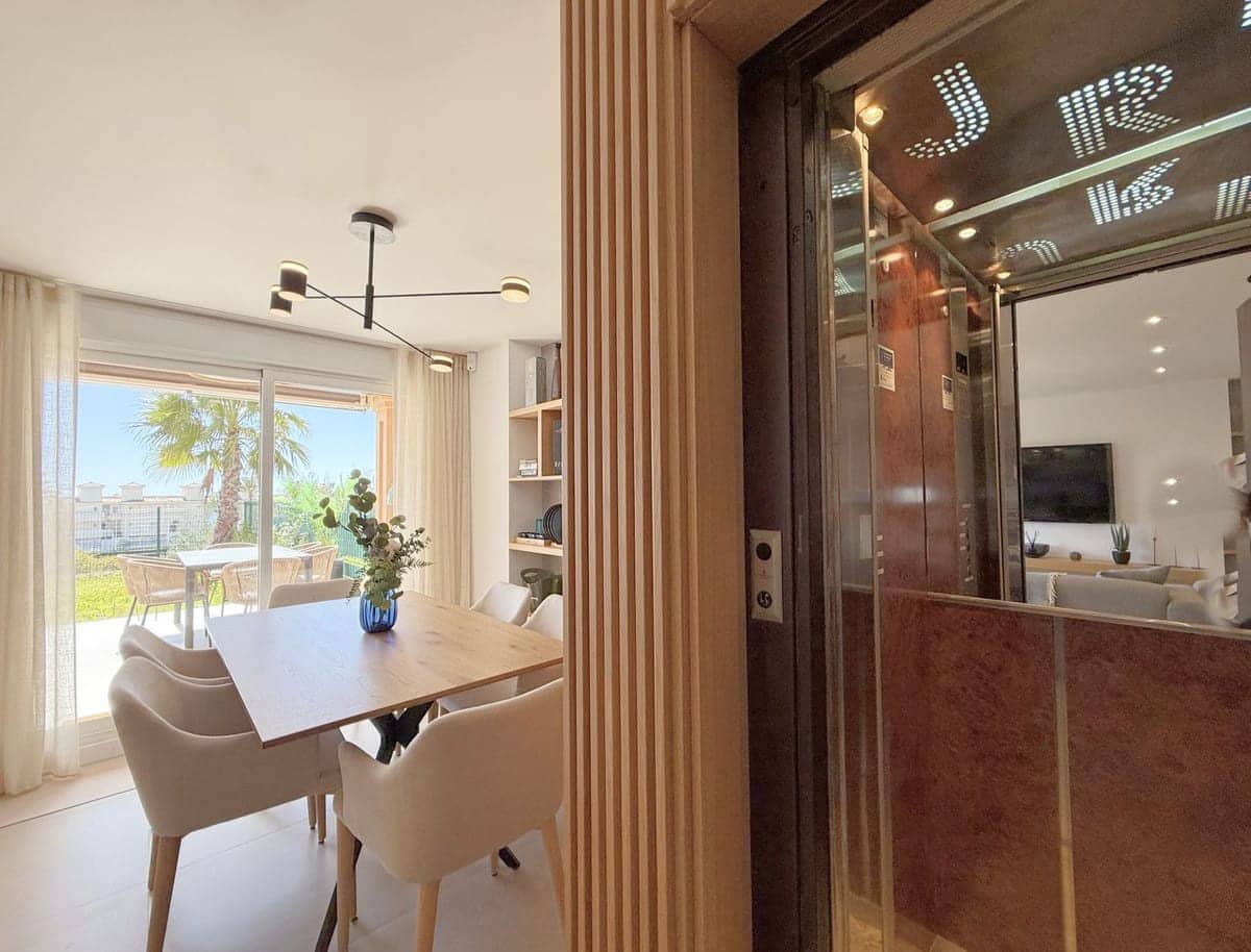 3 soverom Kjedet enebolig til salgs i Estepona med svømmebasseng - € 599 000 (Ref: 9530206)