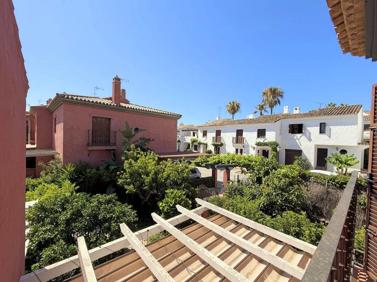 3 Zimmer Haus zu verkaufen in Estepona mit Pool - 580.000 € (Ref: 9530209)