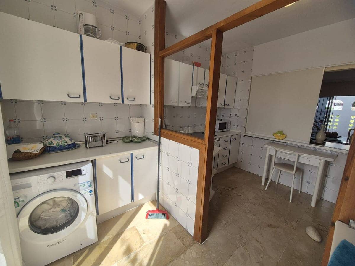 4 soverom Kjedet enebolig til salgs i Guadalmina med svømmebasseng - € 570 000 (Ref: 9530211)