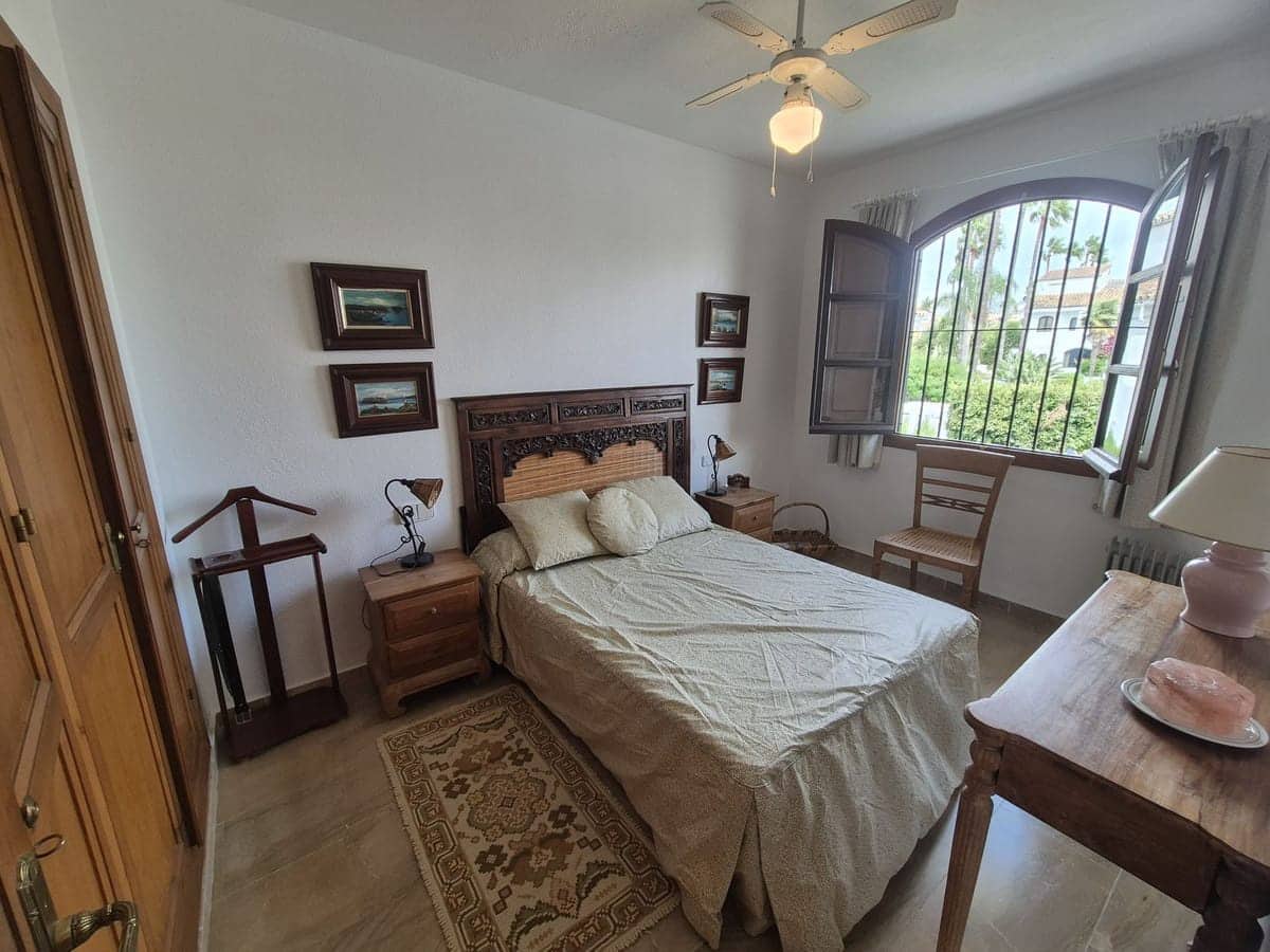 4 soverom Kjedet enebolig til salgs i Guadalmina med svømmebasseng - € 570 000 (Ref: 9530211)