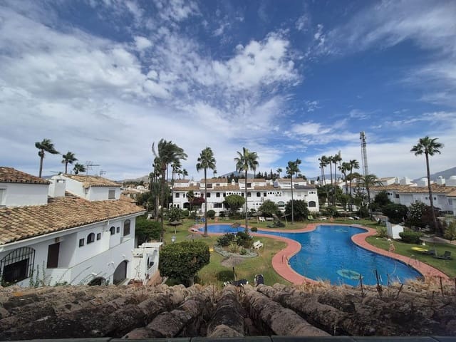 4 soverom Kjedet enebolig til salgs i Guadalmina Baja, Marbella med svømmebasseng - € 570 000 (Ref: 9530211)