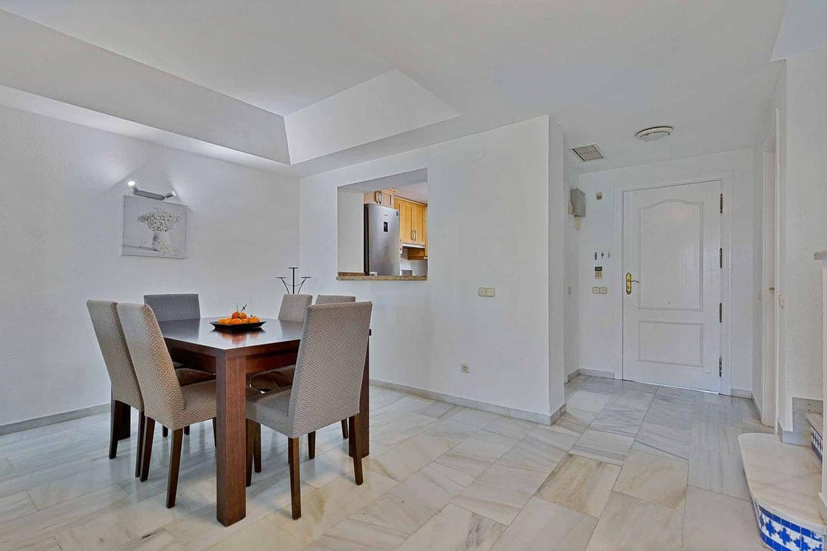 4 camera da letto Villetta Bifamiliare in vendita in New Golden Mile con piscina - 560.000 € (Rif: 9530212)