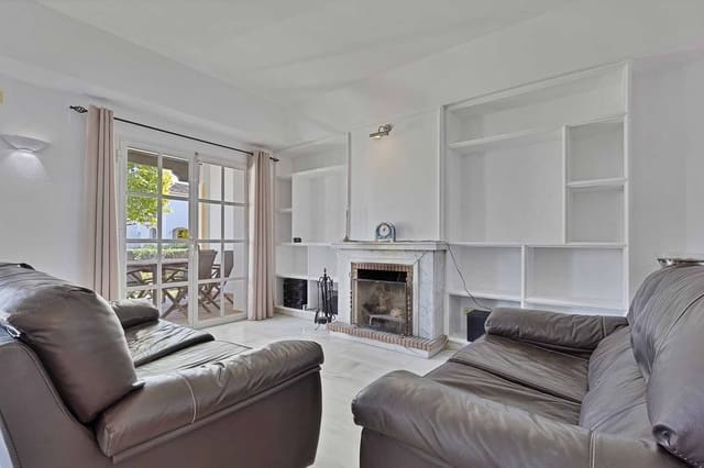 4 camera da letto Villetta Bifamiliare in vendita in New Golden Mile, Estepona con piscina - 560.000 € (Rif: 9530212)