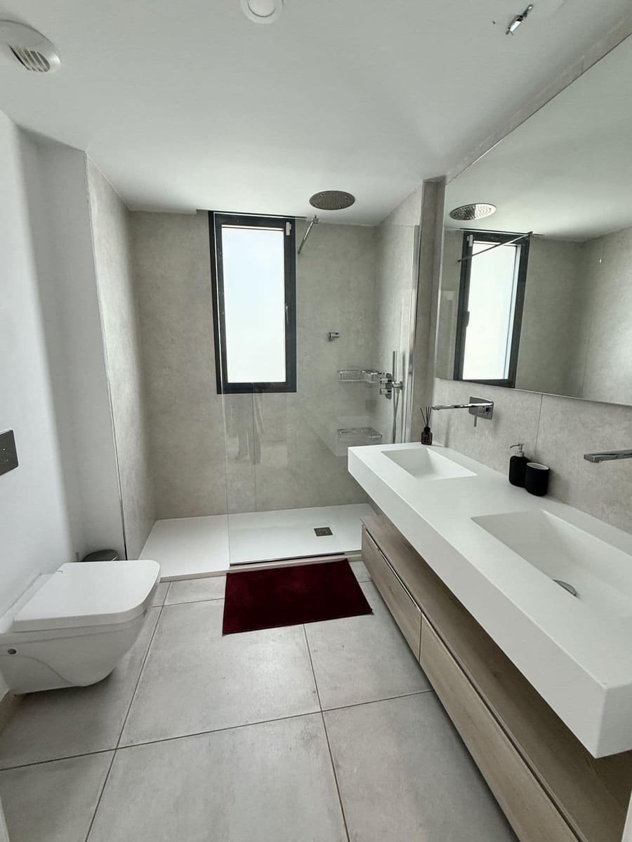 3 soveværelse Lejlighed til salg i Cabopino med swimmingpool - € 1.150.000 (Ref: 9615395)