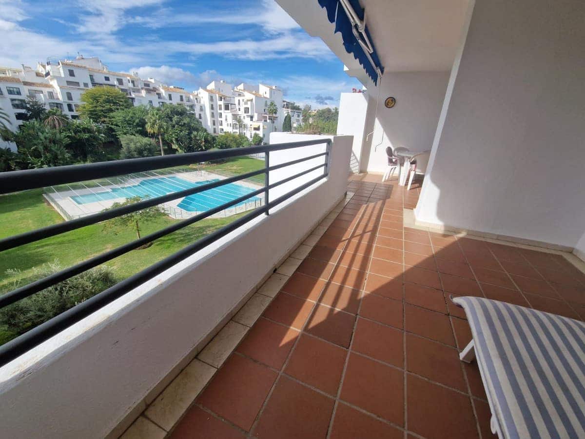 2 bedroom Apartment for sale in Puerto Banus with pool - € 625,000 (Ref: 9615404)