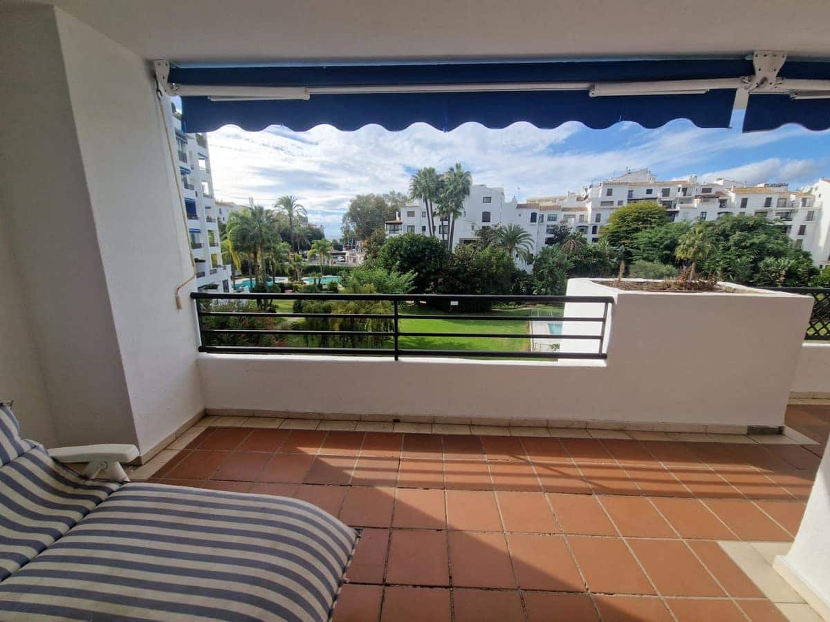 2 bedroom Apartment for sale in Puerto Banus with pool - € 625,000 (Ref: 9615404)
