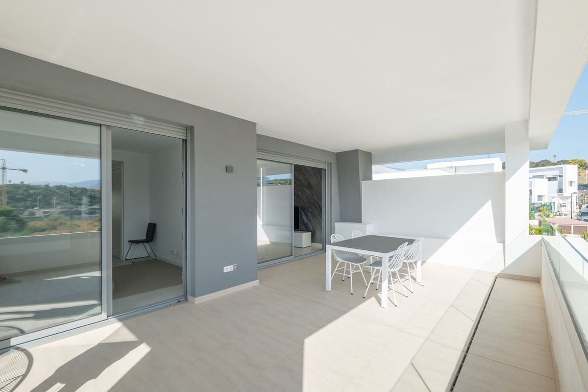 2 soveværelse Lejlighed til salg i New Golden Mile med swimmingpool - € 495.000 (Ref: 9615410)