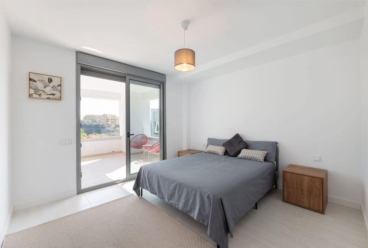 2 soveværelse Lejlighed til salg i New Golden Mile med swimmingpool - € 495.000 (Ref: 9615410)