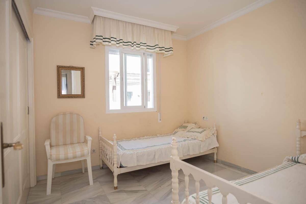 2 slaapkamer Appartement te koop in Marbella - € 490.000 (Ref: 9615411)