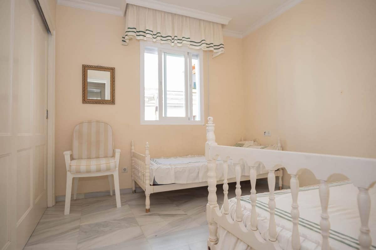 2 slaapkamer Appartement te koop in Marbella - € 490.000 (Ref: 9615411)