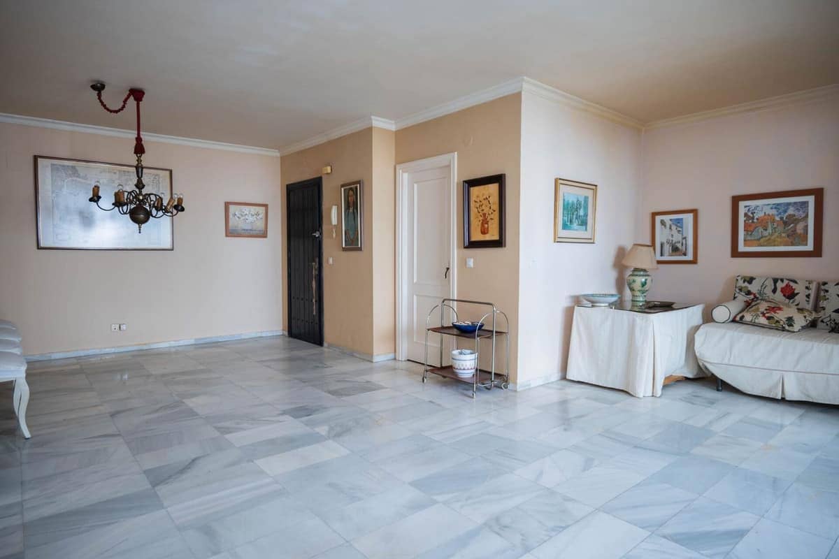 2 slaapkamer Appartement te koop in Marbella - € 490.000 (Ref: 9615411)