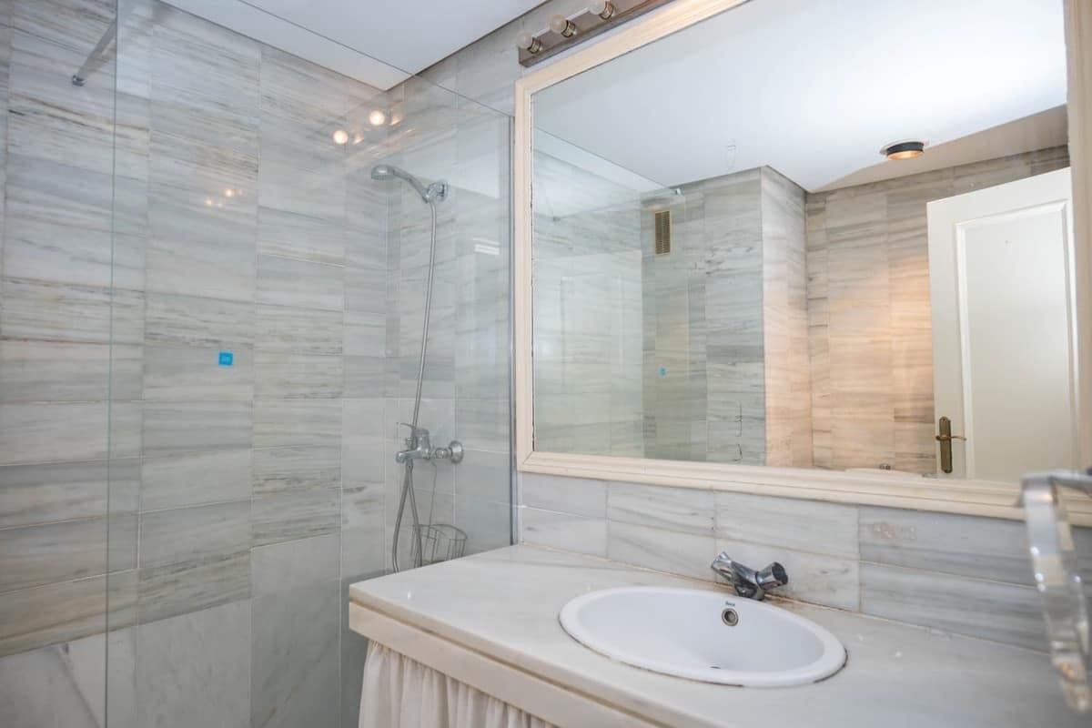 2 slaapkamer Appartement te koop in Marbella - € 490.000 (Ref: 9615411)