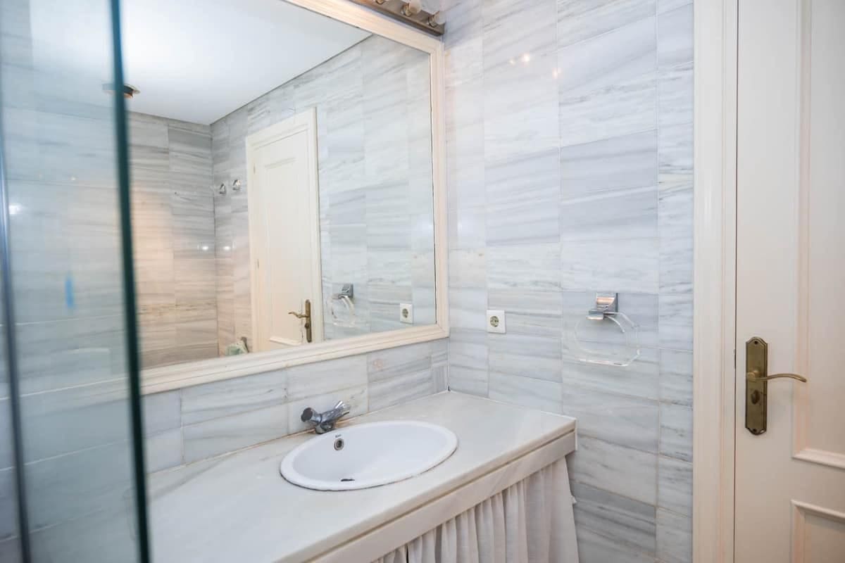 2 slaapkamer Appartement te koop in Marbella - € 490.000 (Ref: 9615411)