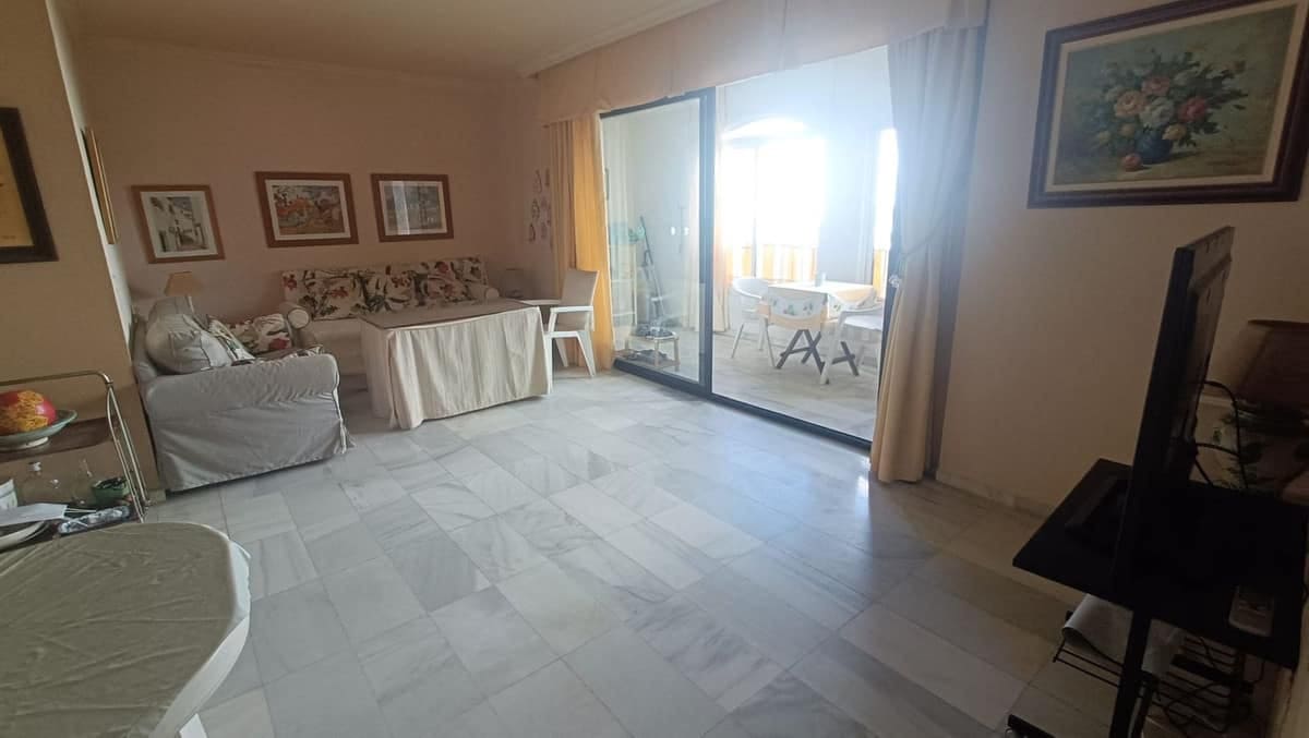 2 slaapkamer Appartement te koop in Puerto Banus met zwembad - € 490.000 (Ref: 9615412)