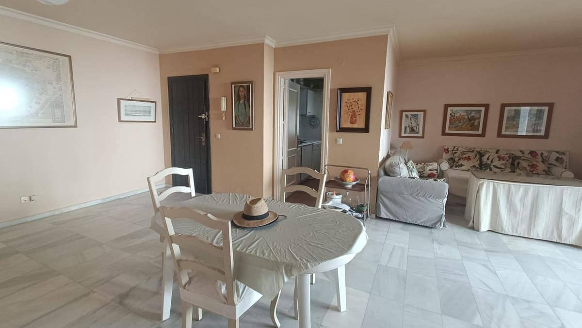 2 slaapkamer Appartement te koop in Puerto Banus met zwembad - € 490.000 (Ref: 9615412)