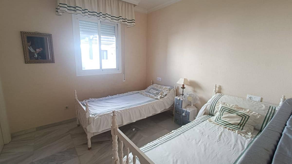 2 slaapkamer Appartement te koop in Puerto Banus met zwembad - € 490.000 (Ref: 9615412)