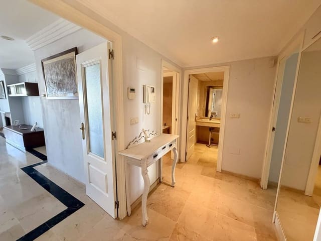 2 Zimmer Apartment zu verkaufen in Río Real, Marbella mit Pool - 430.000 € (Ref: 9615417)