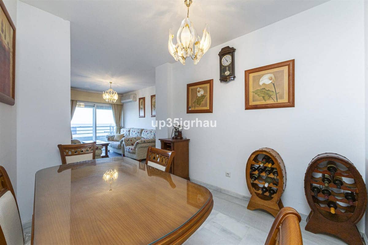 2 soveværelse Lejlighed til salg i Estepona - € 399.900 (Ref: 9615419)