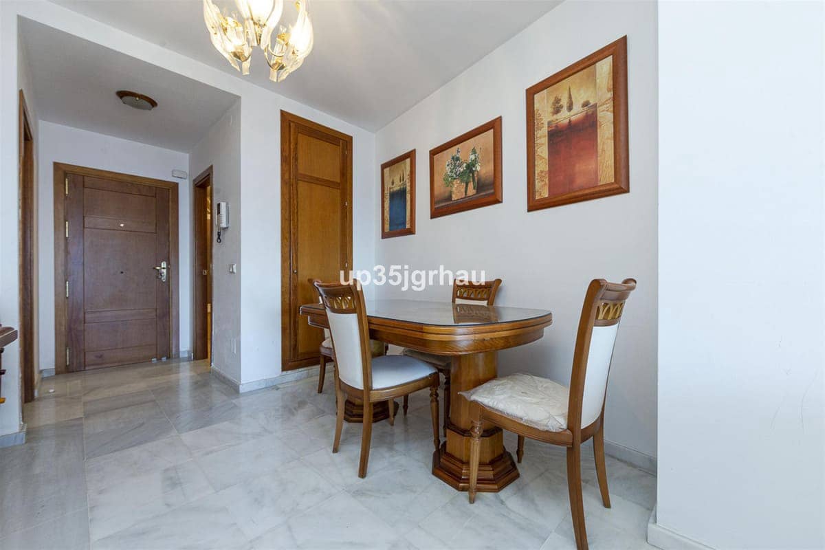 2 soveværelse Lejlighed til salg i Estepona - € 399.900 (Ref: 9615419)