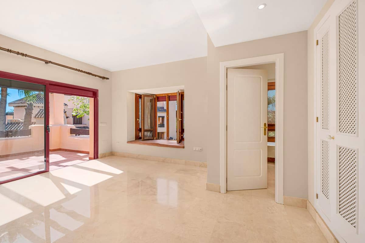 3 bedroom Apartment for sale in San Pedro de Alcantara with pool - € 1,195,000 (Ref: 9615421)