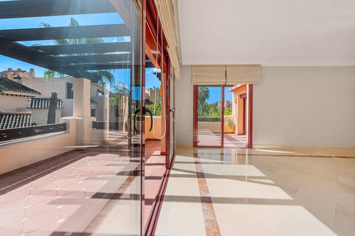 3 bedroom Apartment for sale in San Pedro de Alcantara with pool - € 1,195,000 (Ref: 9615421)