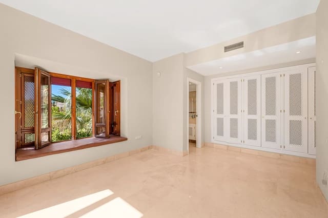 3 bedroom Apartment for sale in San Pedro de Alcantara, Marbella with pool - € 1,195,000 (Ref: 9615421)