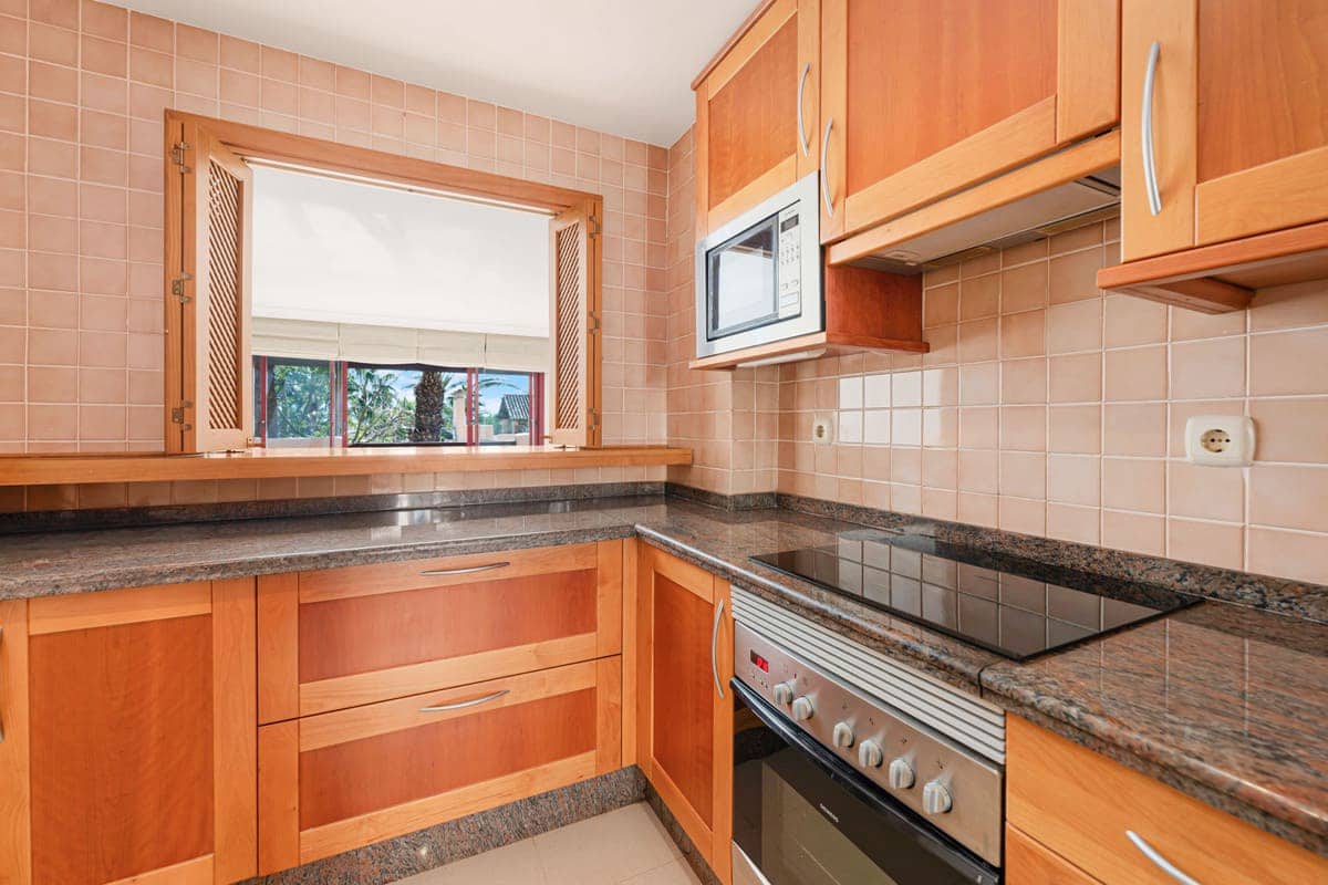 3 bedroom Apartment for sale in San Pedro de Alcantara with pool - € 1,195,000 (Ref: 9615421)