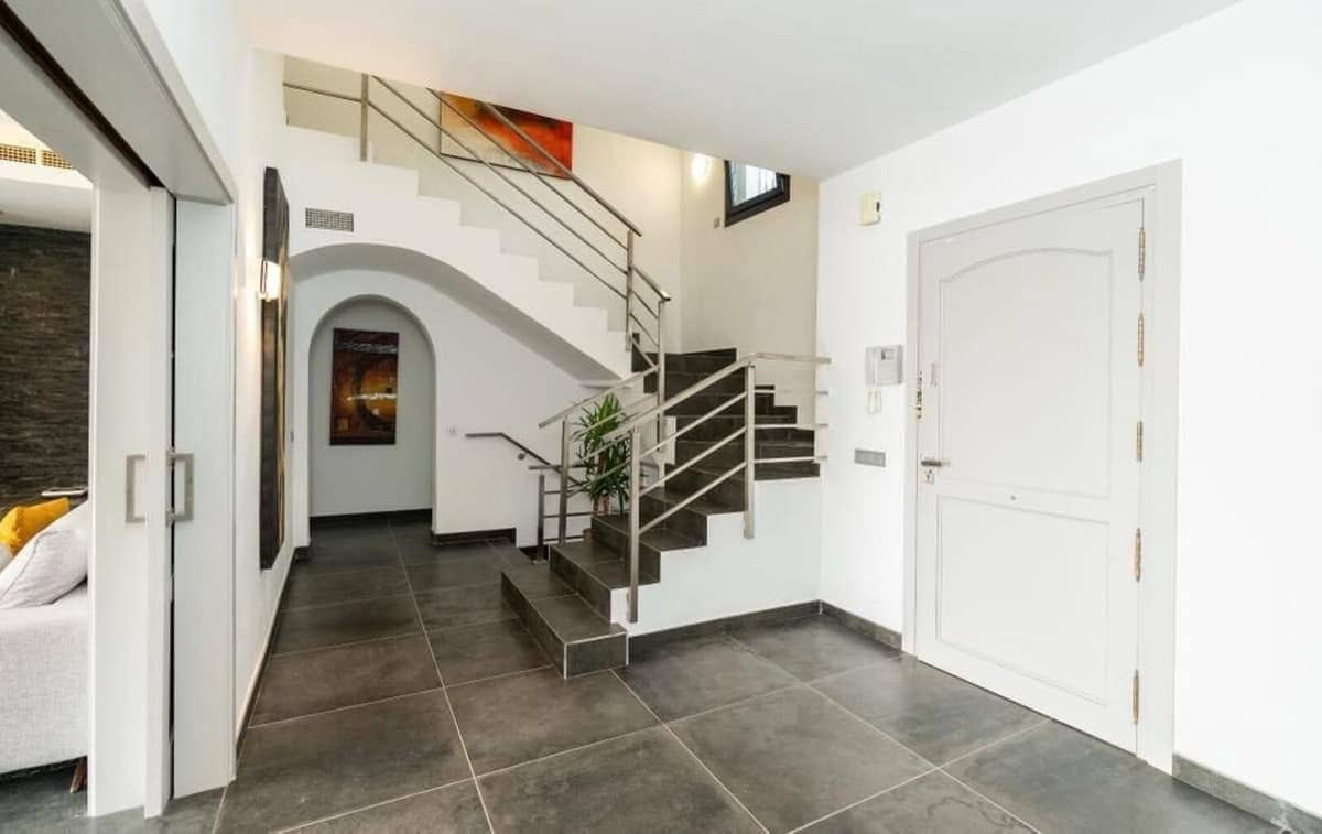 6 soverom Villa til salgs i Nueva Andalucia med svømmebasseng - € 4 673 000 (Ref: 9615423)