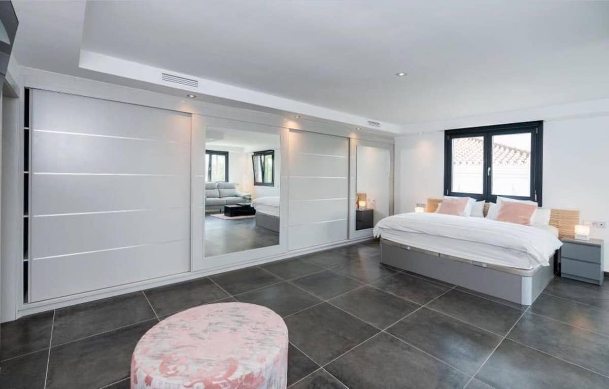 6 soverom Villa til salgs i Nueva Andalucia med svømmebasseng - € 4 673 000 (Ref: 9615423)