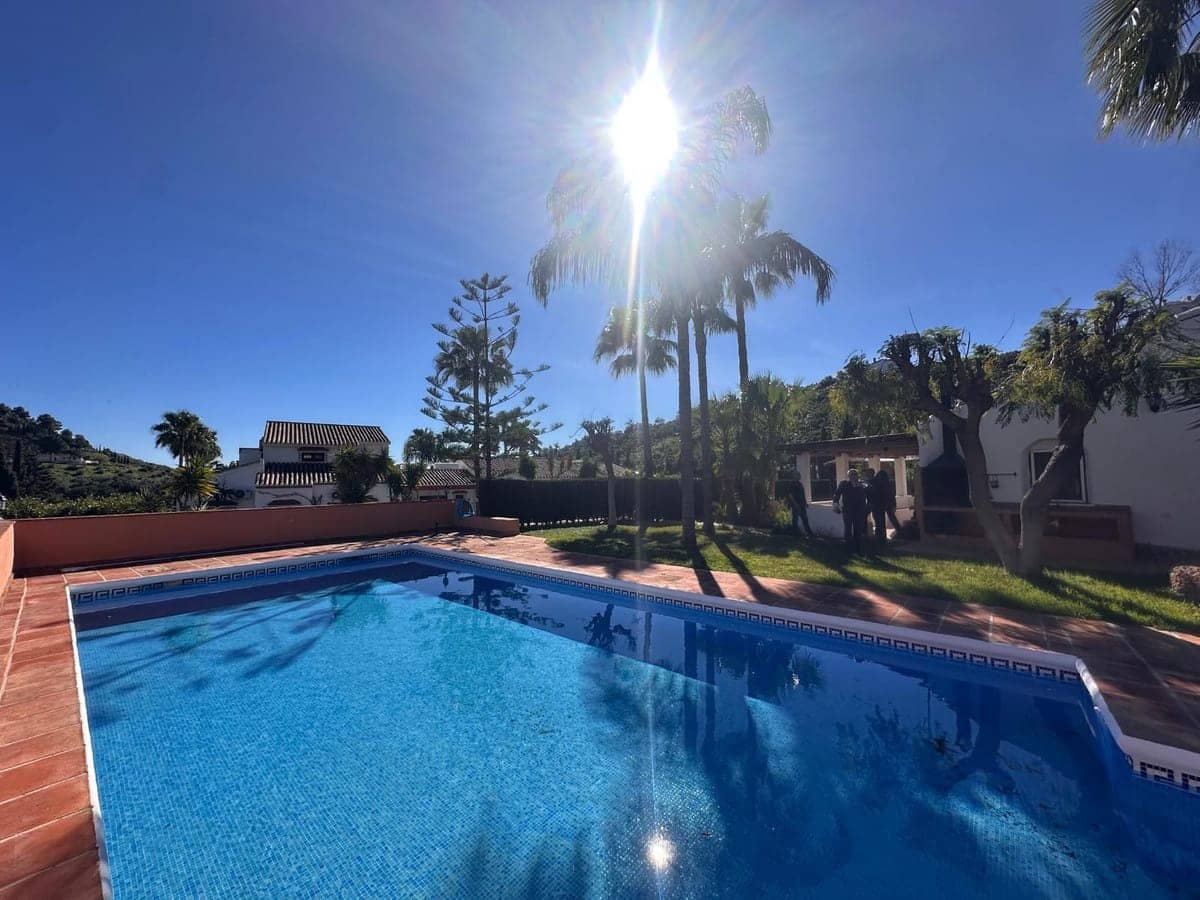 6 bedroom Finca/Country House for sale in Malaga city - € 3,500,000 (Ref: 9615424)