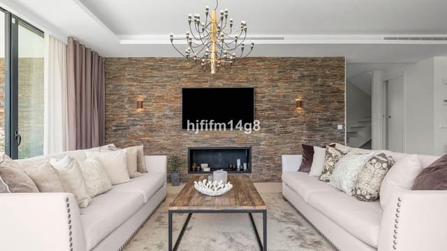 5 soveværelse Villa til salg i San Pedro de Alcantara, Marbella med swimmingpool - € 2.590.000 (Ref: 9615425)