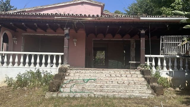 4 bedroom Villa for sale in Nueva Andalucia, Marbella with pool - € 850,000 (Ref: 9615426)